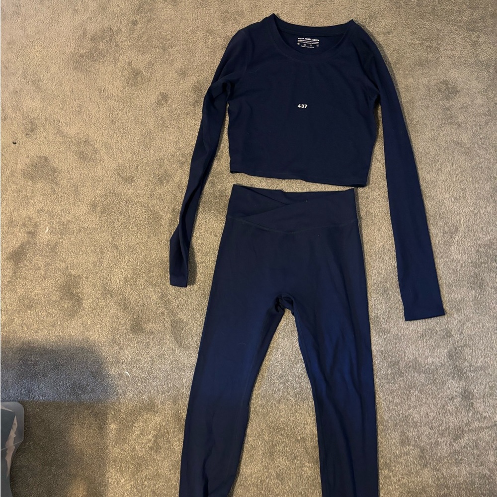 437 navy blue long sleeve and leggings set.